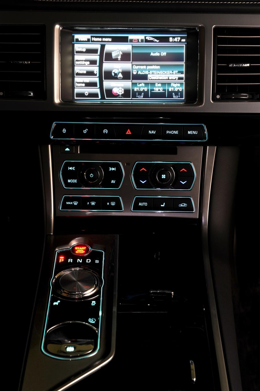  Jaguar XF 2011 года  (фото 8 из 79)